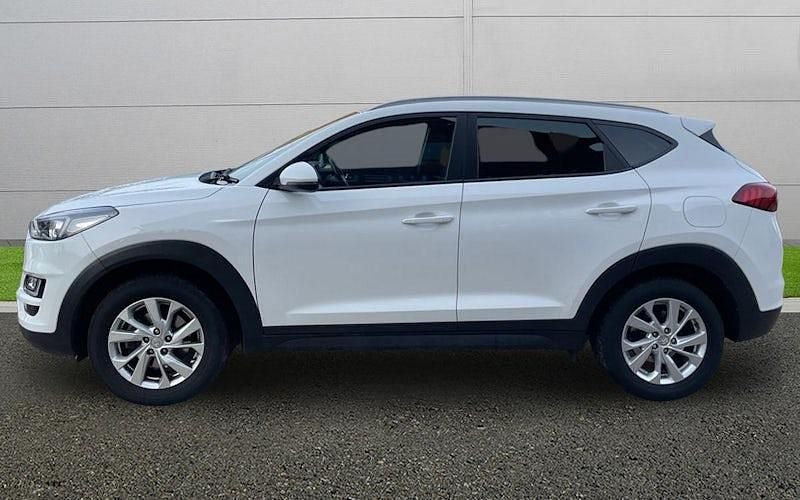 Used Hyundai Tucson SE 132 HP (97 kW) 2019 White SUV