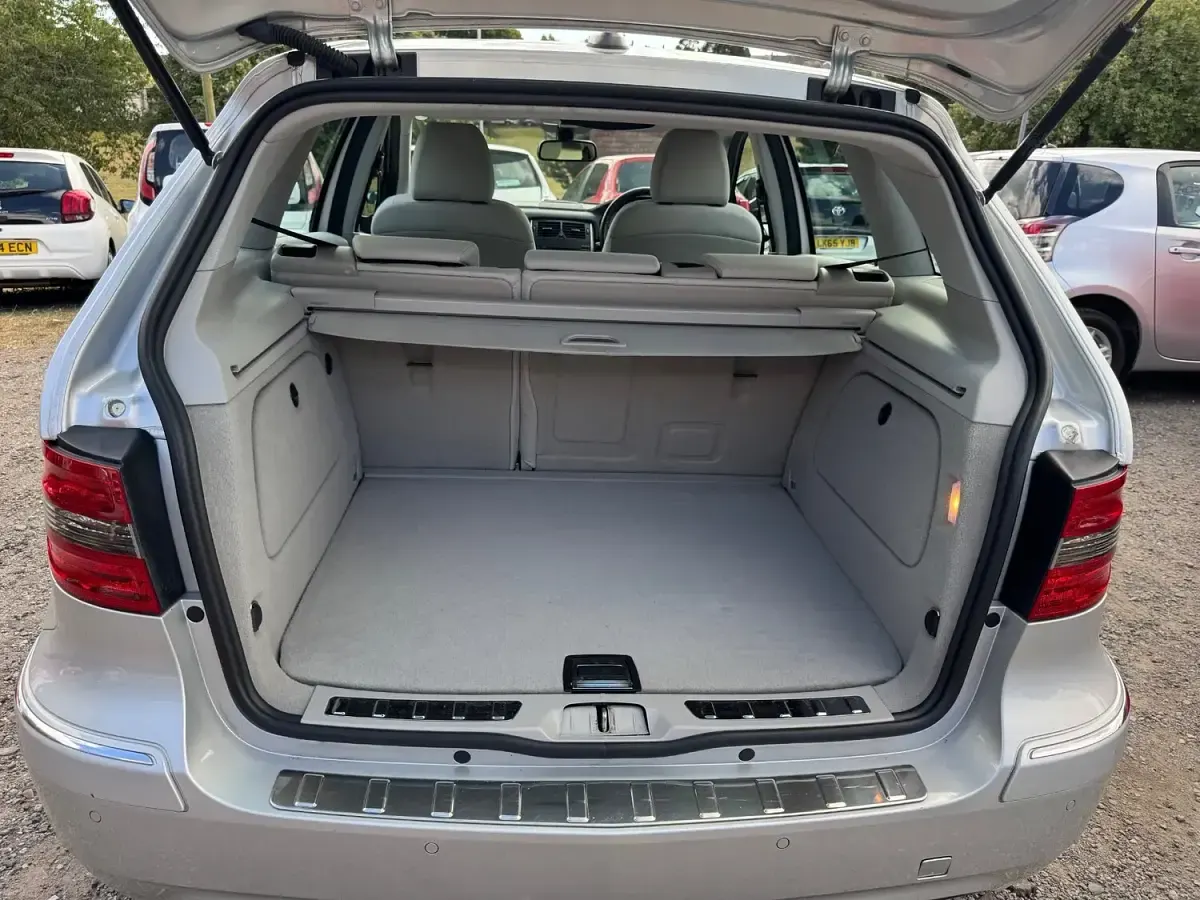 Used Mercedes B160 SE 2011 Silver Hatchback