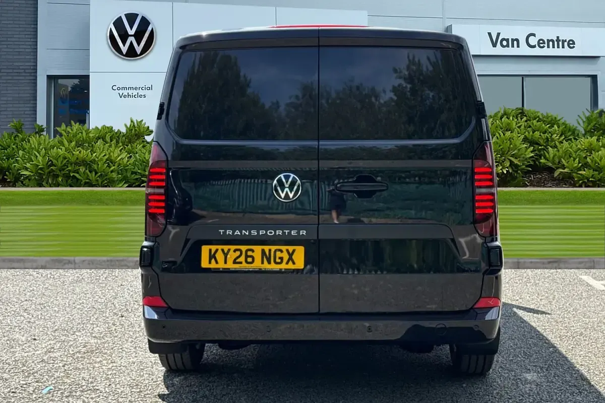 New VW T7 Pro 148 HP (108 kW) 2026 Black Van