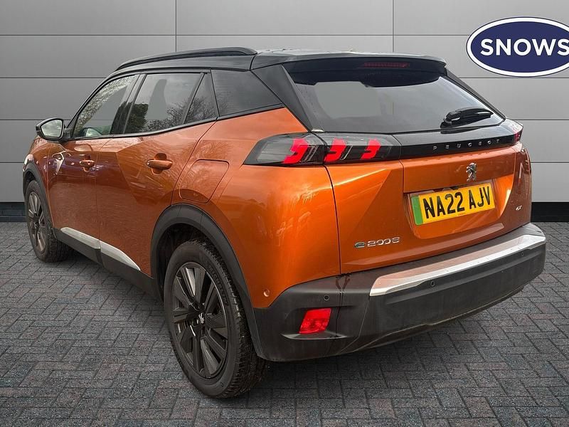 Used Peugeot e-2008 Premium 100 kW (136 HP) 2022 Orange SUV