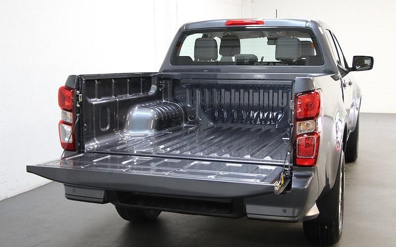 Usado Isuzu D-Max 165 HP (121 kW) 2024 Vermelho Pickup