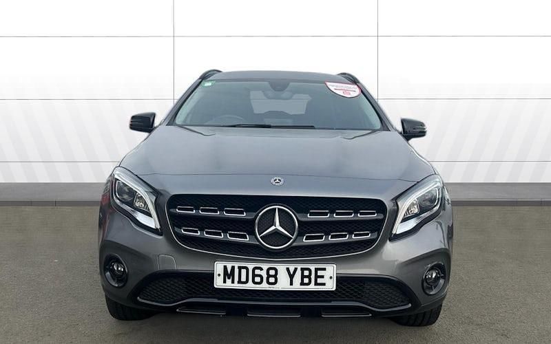 Usado Mercedes GLA180 Urban 122 HP (89 kW) 2020 SUV