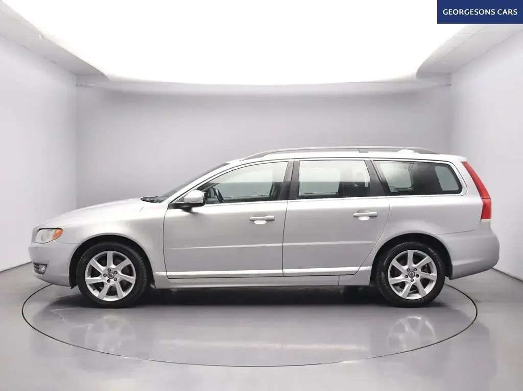 Used Volvo V70 SE 136 HP (100 kW) 2013 Silver Estate