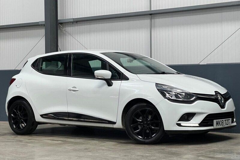 White Used 2018 Renault Clio IV Dynamique Hatchback | £4,500 (Fair price) - Image 1/1
