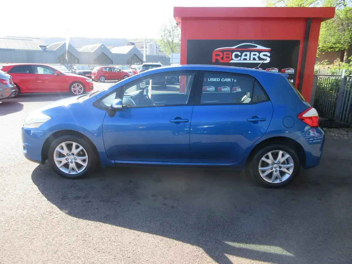 Used Toyota Auris 2012 Blue Hatchback