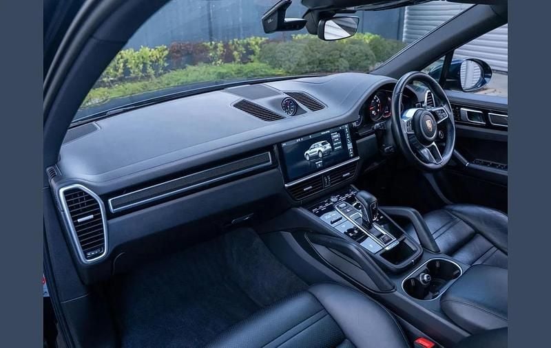 Used Porsche Cayenne 334 HP (245 kW) 2019 Blue SUV