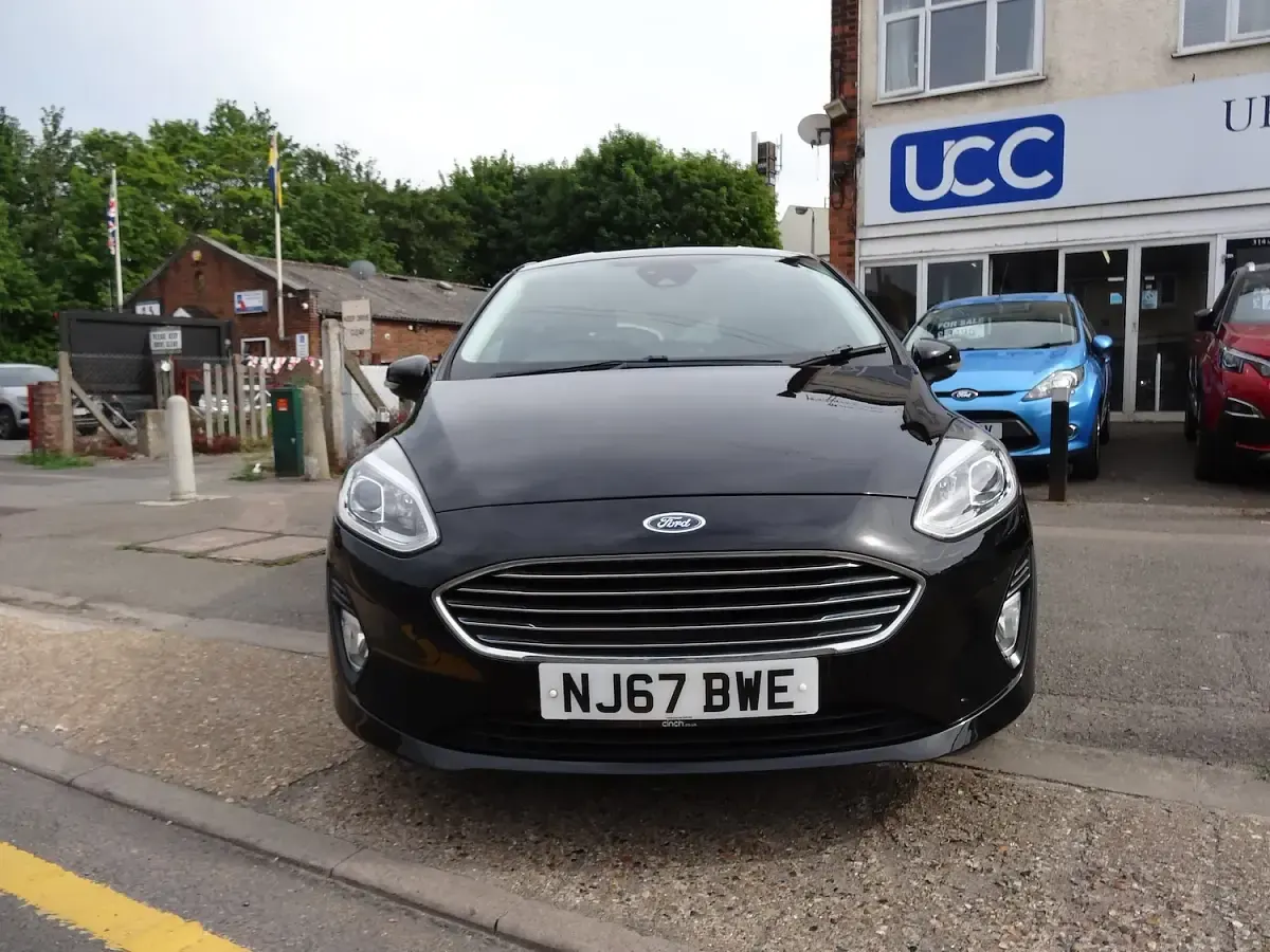 Used Ford Fiesta Titanium 125 HP (91 kW) 2017 Black Hatchback