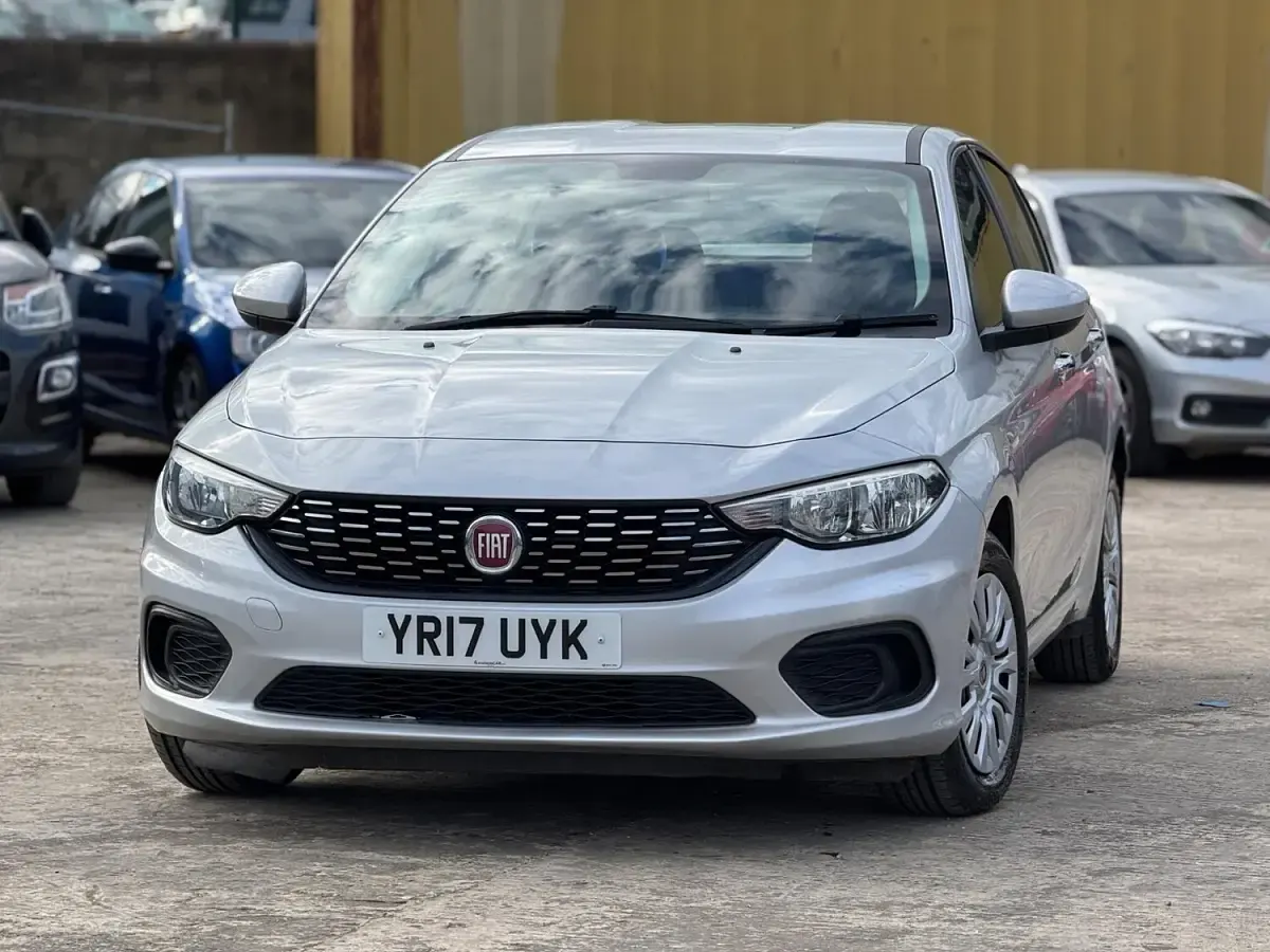 Used Fiat Tipo Easy 120 HP (88 kW) 2017 Silver Hatchback