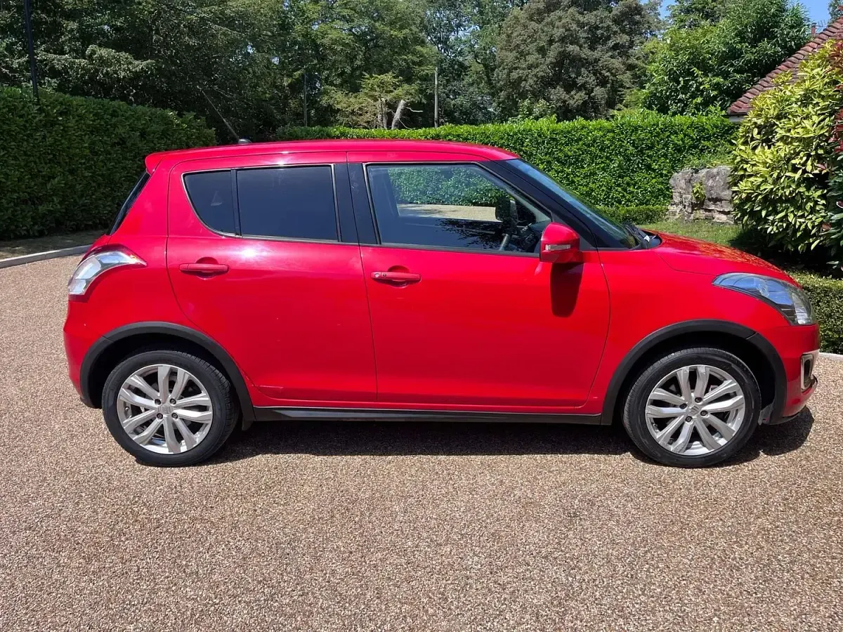 Used Suzuki Swift SZ4 94 HP (69 kW) 2016 Red Hatchback