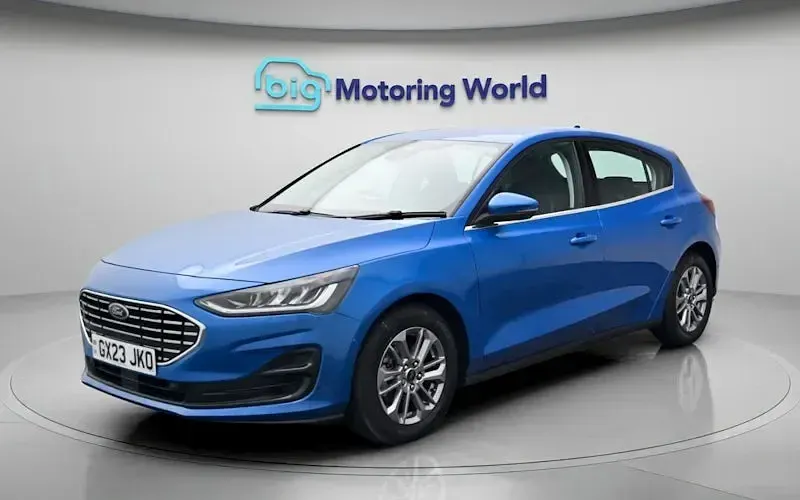 Used Ford Focus Titanium 155 HP (114 kW) 2023 Blue Hatchback