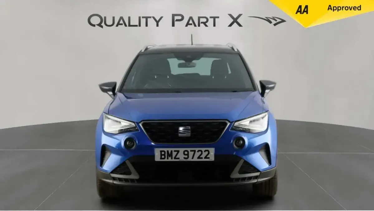Begagnad Seat Arona FR 2023 Blå SUV
