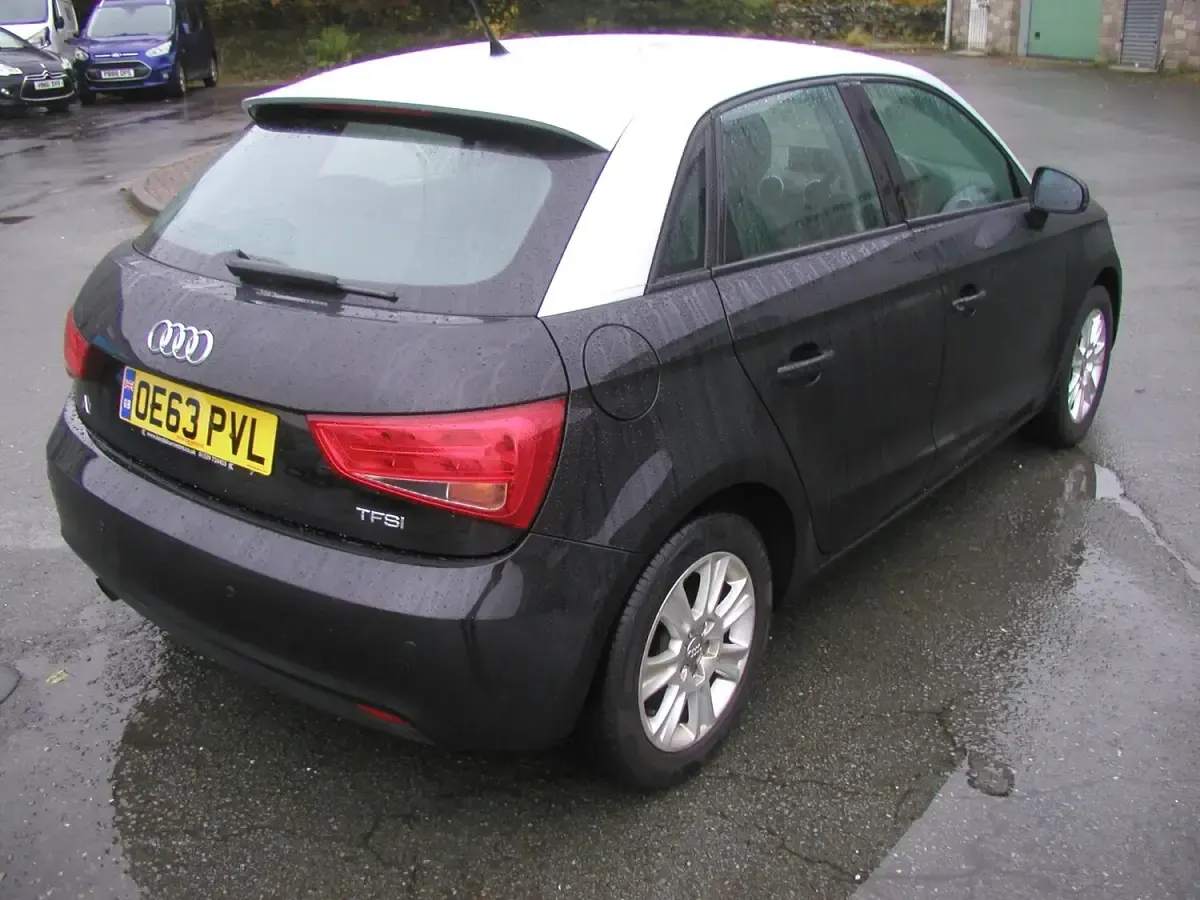 Used Audi A1 86 HP (63 kW) 2014 Black Hatchback