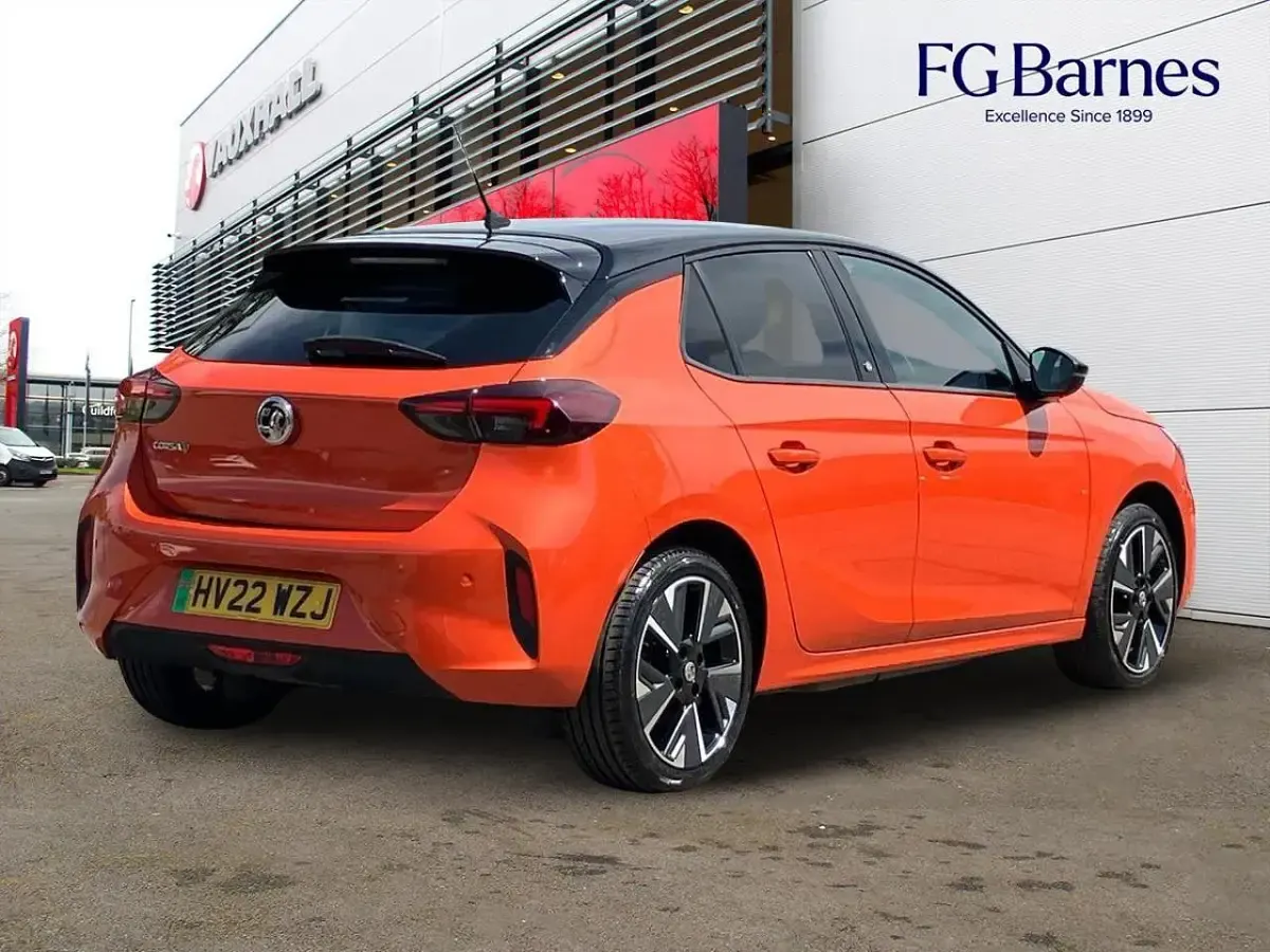 Used Vauxhall Corsa-e SRi 98 kW (134 HP) 2022 Orange Hatchback