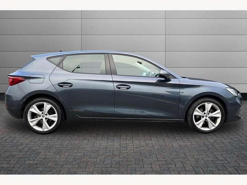 Begagnad Seat Leon FR 110 HK (80 kW) 2020 Grå Halvkombi