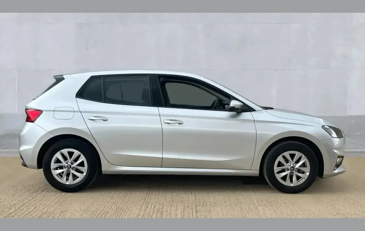 Used Skoda Fabia SE 95 HP (69 kW) 2025 Silver Hatchback