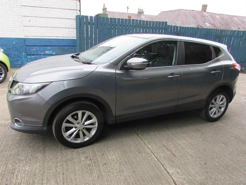 Grey Used 2014 Nissan Qashqai Acenta Premium SUV | £5,995 (Fair price) - Image 1/4