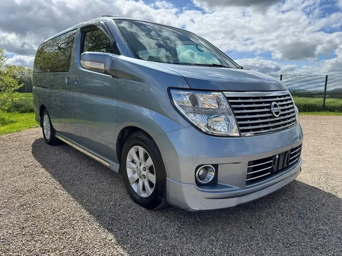 Usado Nissan Elgrand 2005 Azul Monovolumen