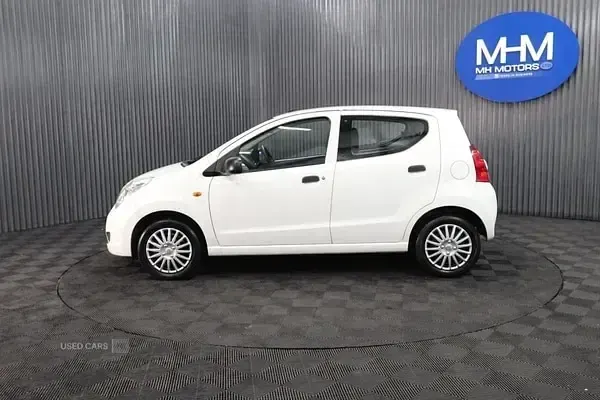 Used Suzuki Alto 2014 White Hatchback