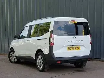 Used Ford Tourneo Titanium 125 HP (91 kW) 2025 White Estate