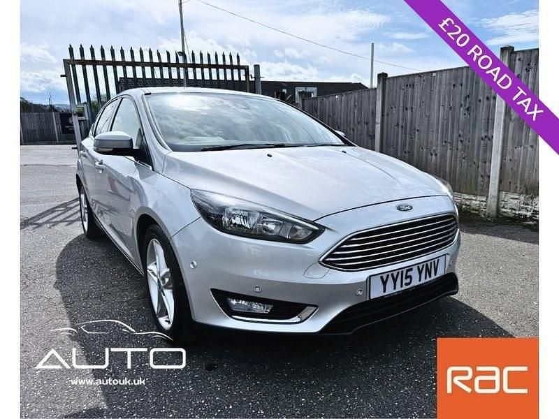 Used Ford Focus Titanium 125 HP (91 kW) 2015 Silver Hatchback