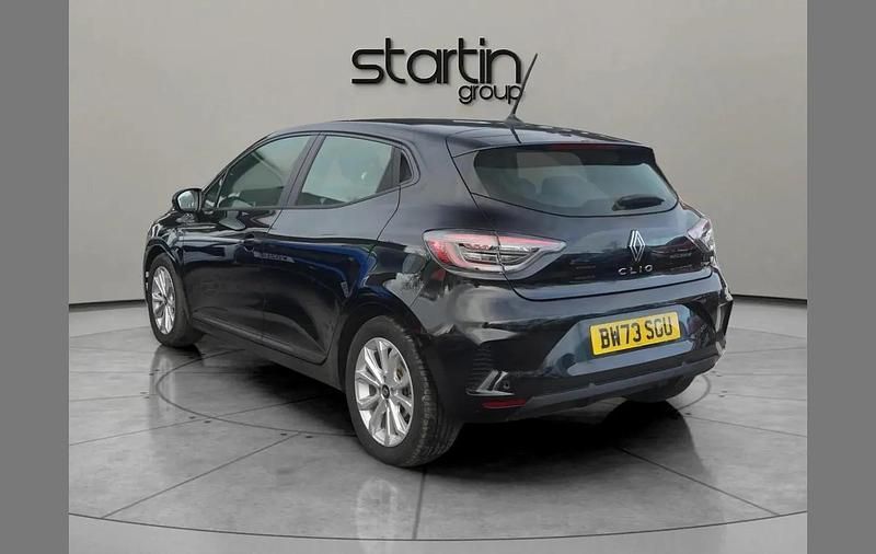 Used Renault Clio V Evolution 145 HP (106 kW) 2024 Black Hatchback