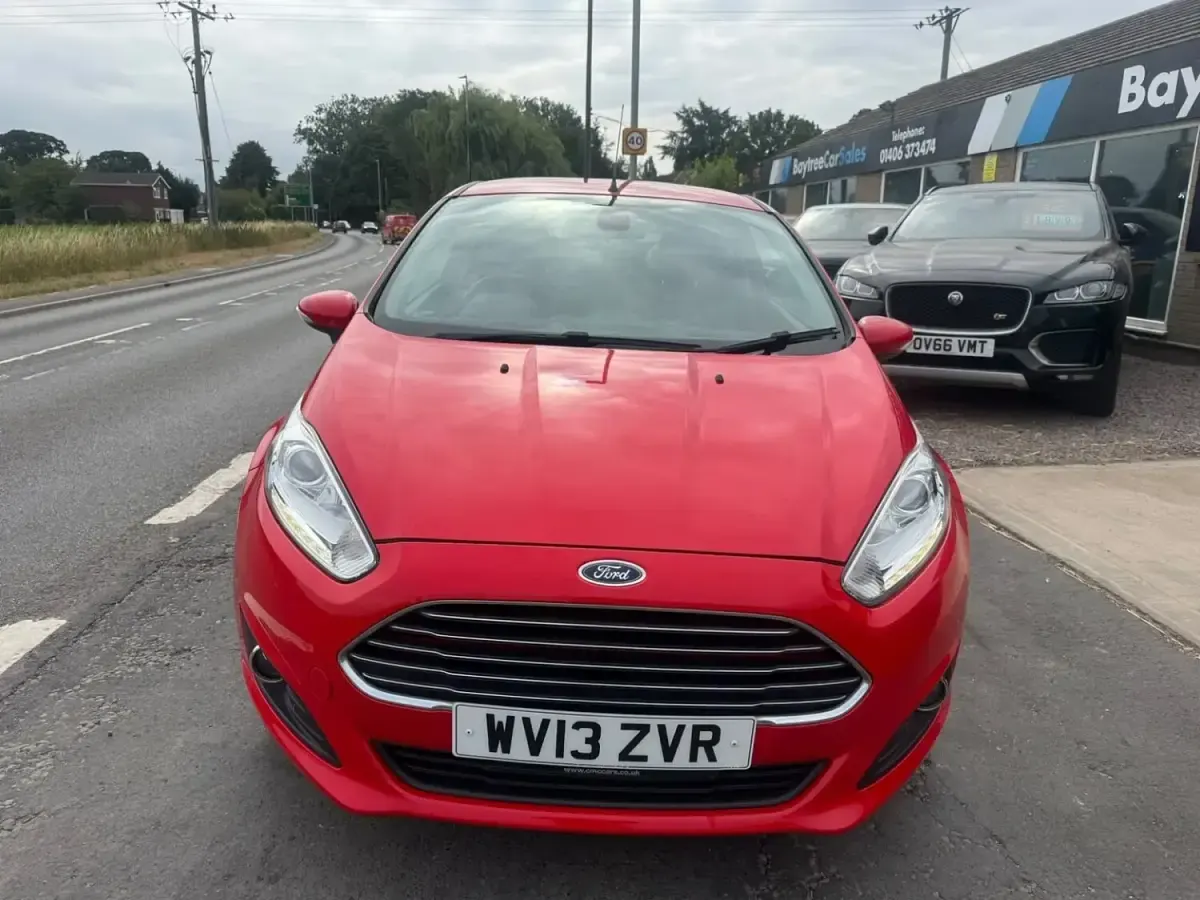 Used Ford Fiesta Titanium 2013 Red Hatchback