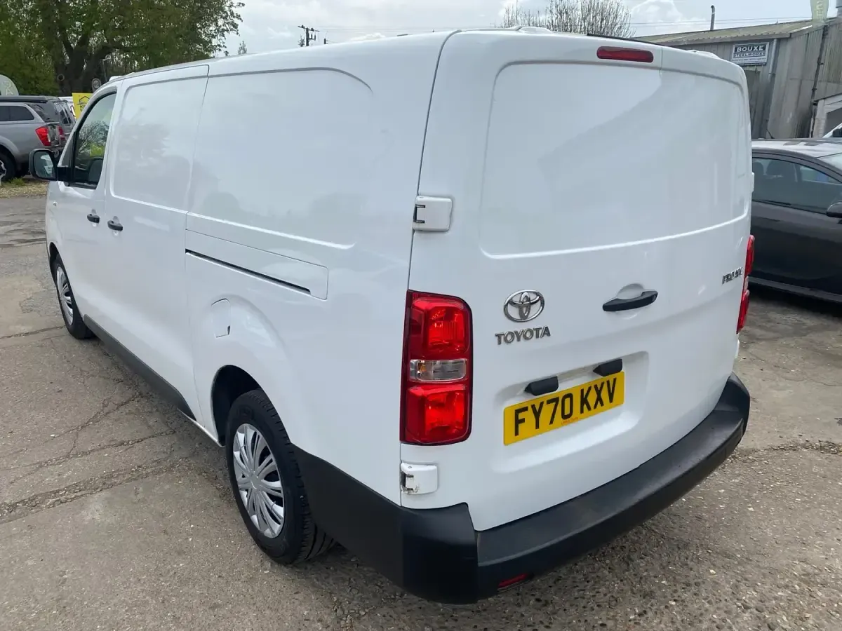 Usado Toyota Proace Active 2020 Blanco Monovolumen
