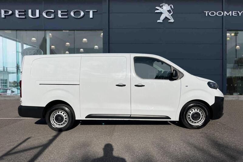 White Used 2022 Peugeot Expert Premium Van | £11,495 (Good price) - Image 1/4