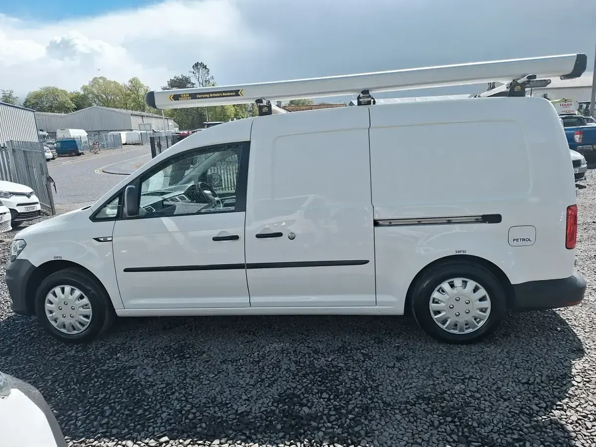 Used VW Caddy Startline 102 HP (75 kW) 2018 White MPV