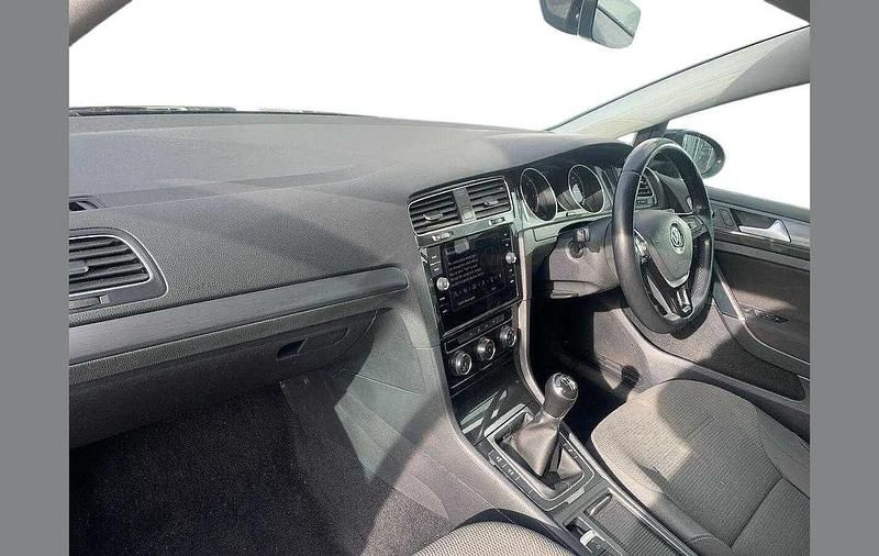 Used VW Golf VII SE 147 HP (108 kW) 2018 Black Estate