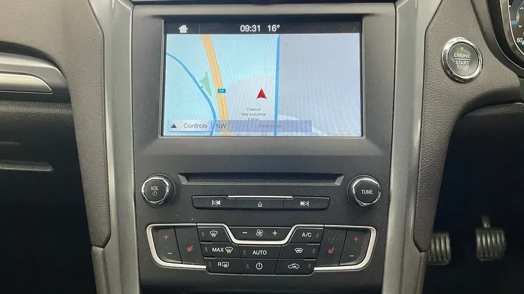 Used Ford Mondeo Titanium 180 HP (132 kW) 2016 Impact blue pearl Estate
