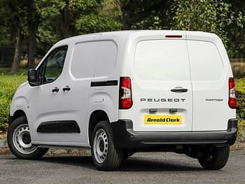 Used Peugeot Partner 131 HP (96 kW) 2026 White MPV