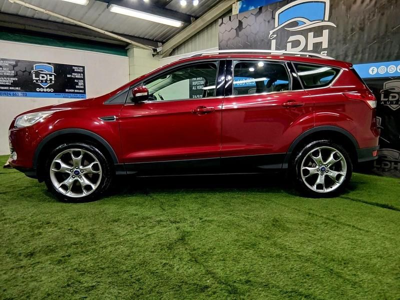 Used Ford T Titanium X 2015 Red SUV