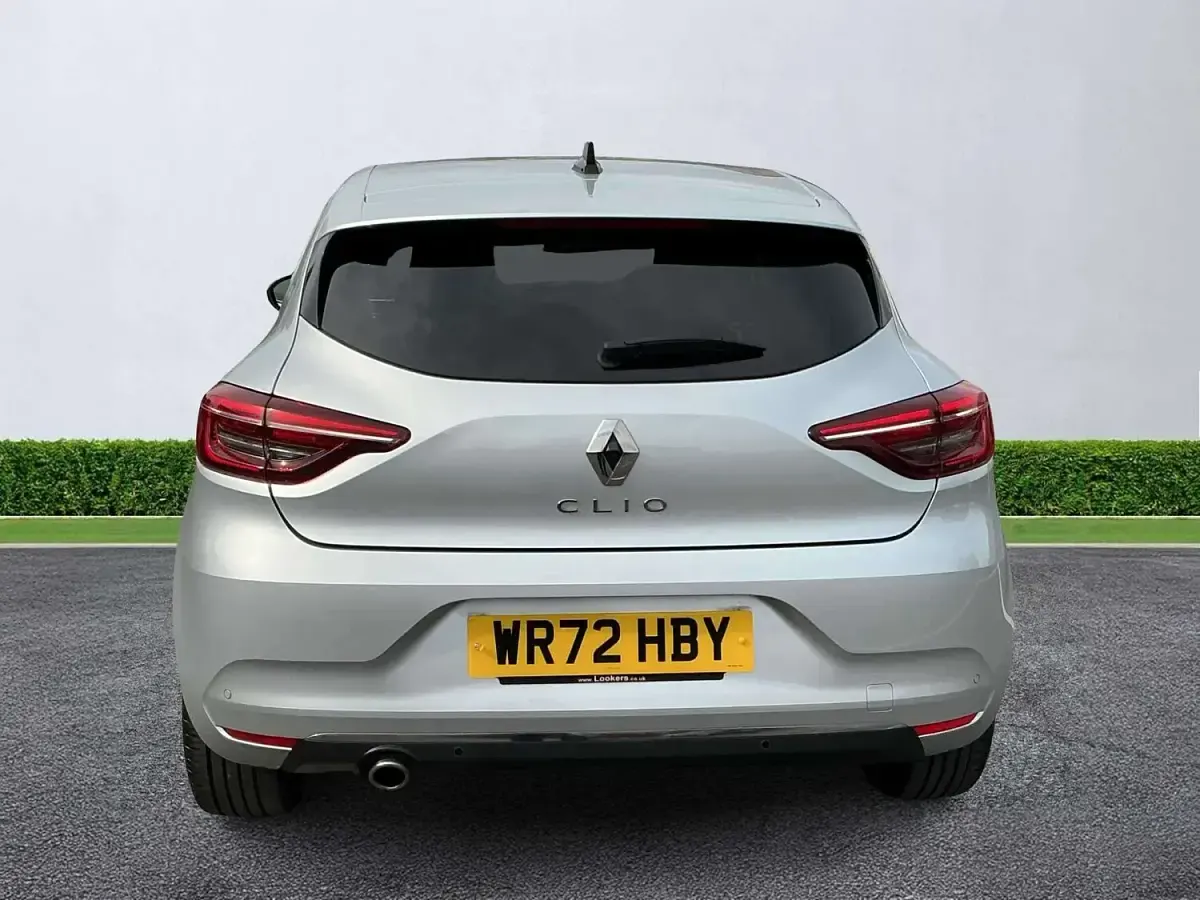 Used Renault Clio Techno 90 HP (66 kW) 2022 Silver  Hatchback