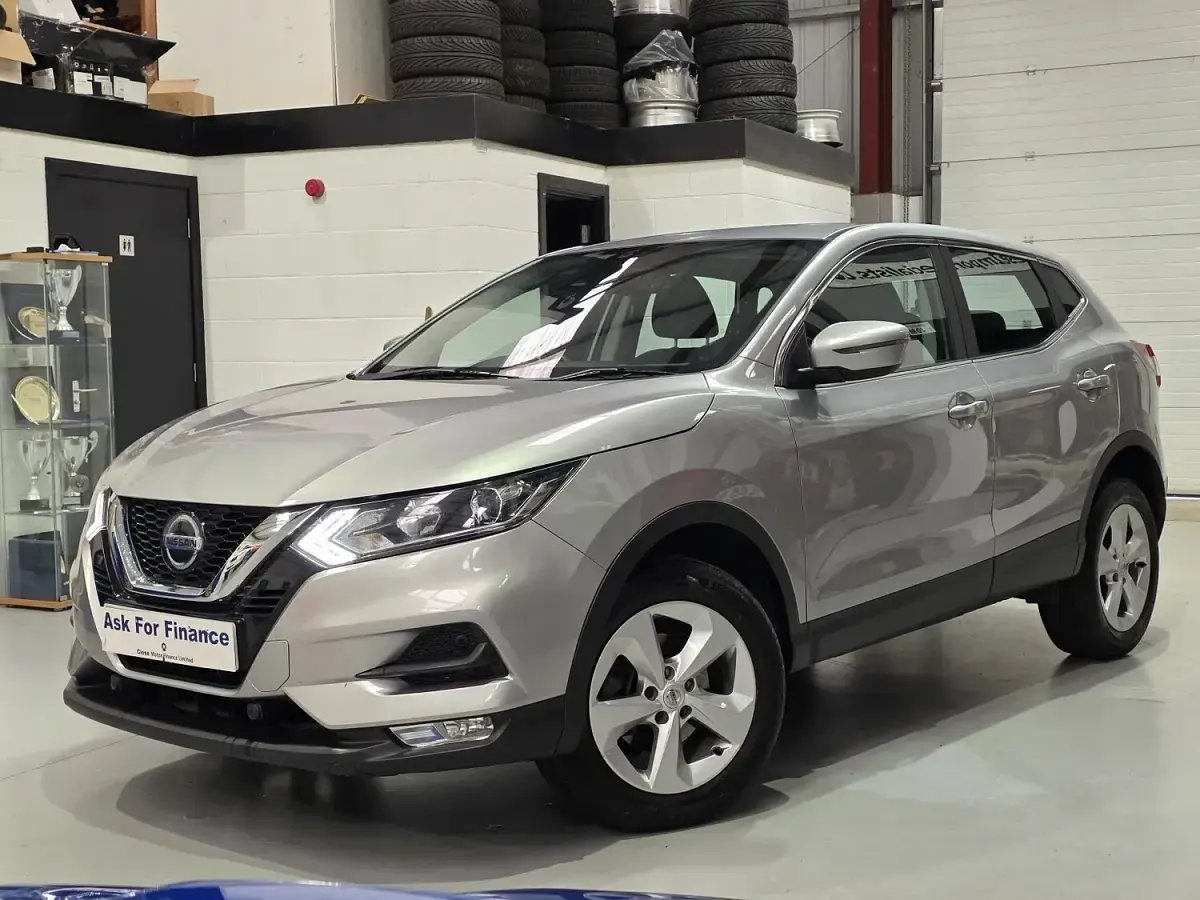Used Nissan Qashqai Acenta Premium 140 HP (102 kW) 2019 Silver SUV