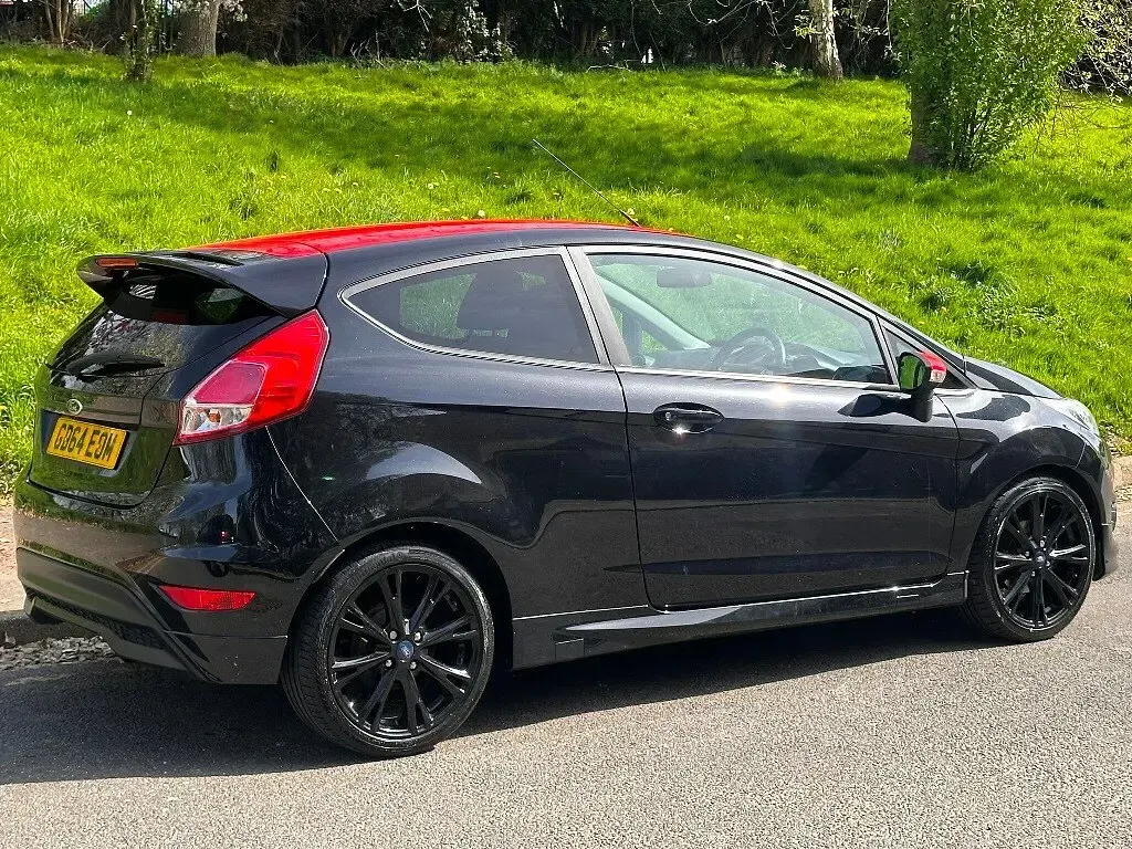 Used Ford Fiesta Zetec 140 HP (102 kW) 2015 Black Hatchback