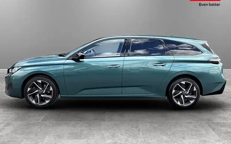 Used Peugeot 308 SW Allure Premium 131 HP (96 kW) 2023 Estate