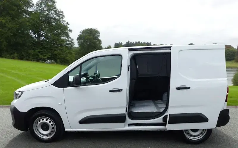 Used Peugeot Partner 102 HP (75 kW) 2025 MPV