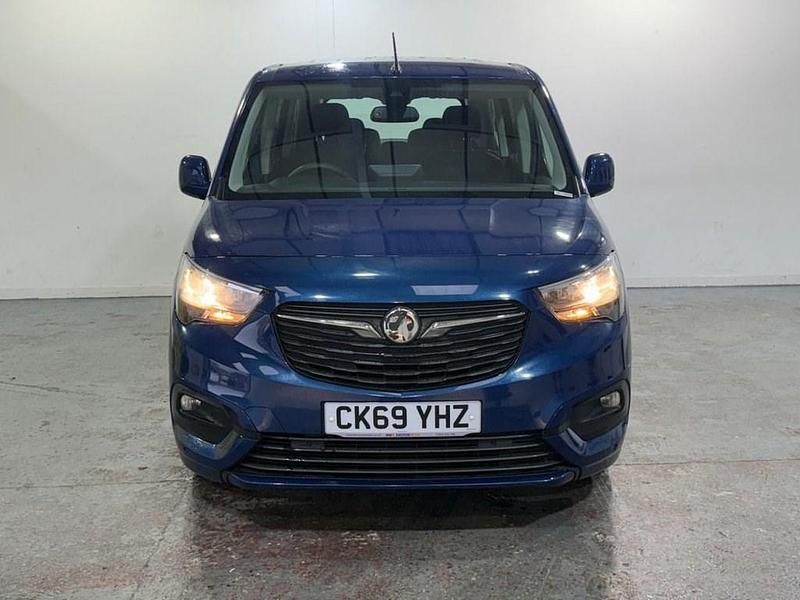 Used Vauxhall Combo S 100 HP (73 kW) 2019 Blue MPV