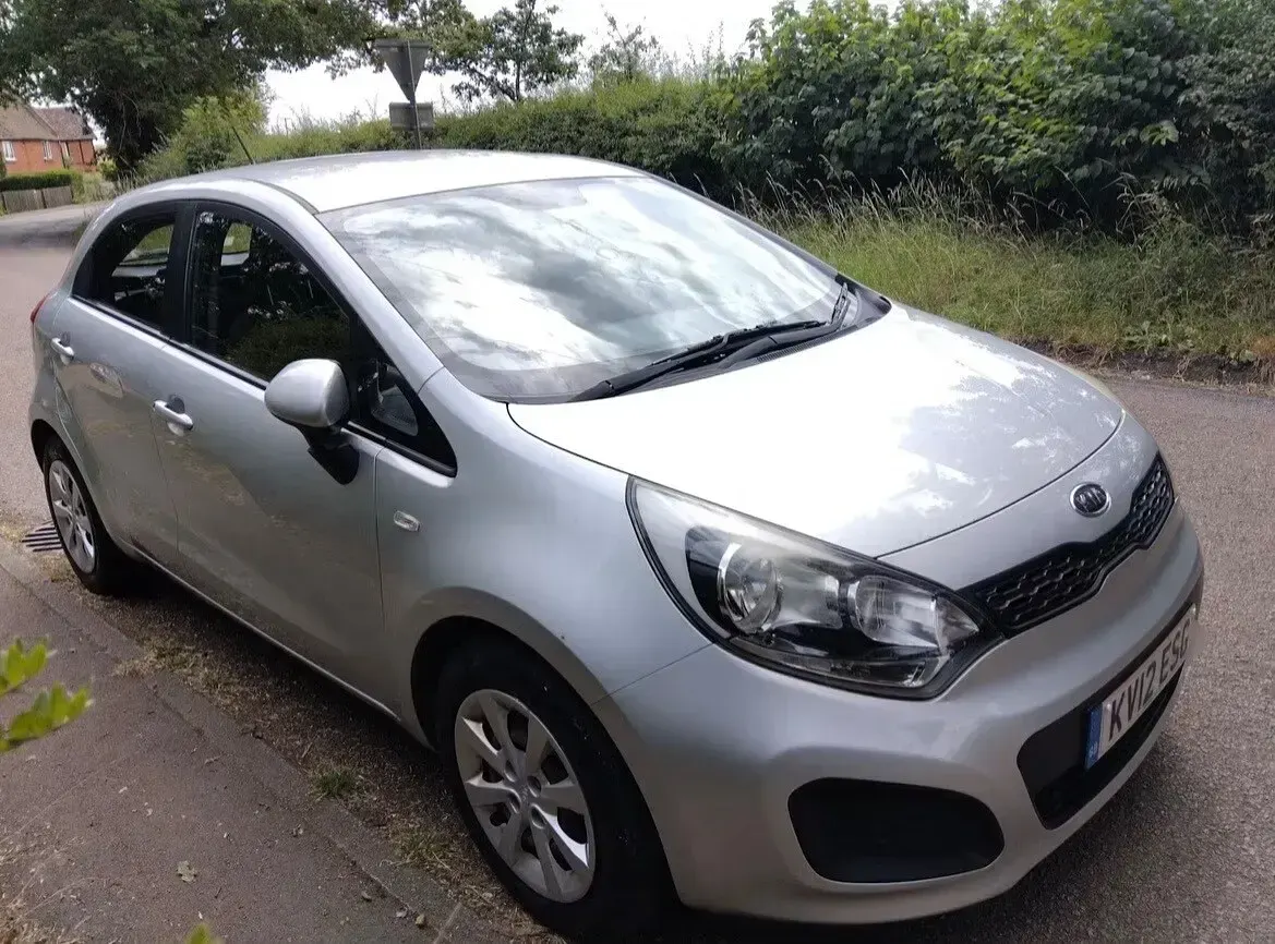 Used Kia Rio Air 84 HP (61 kW) 2012 Silver Hatchback