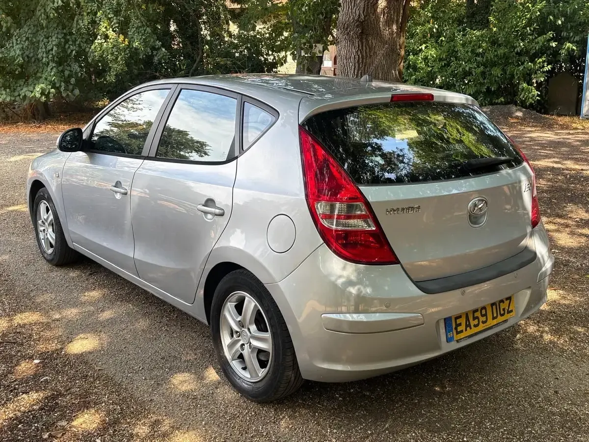 Used Hyundai i30 Comfort 109 HP (80 kW) 2009 Silver Hatchback