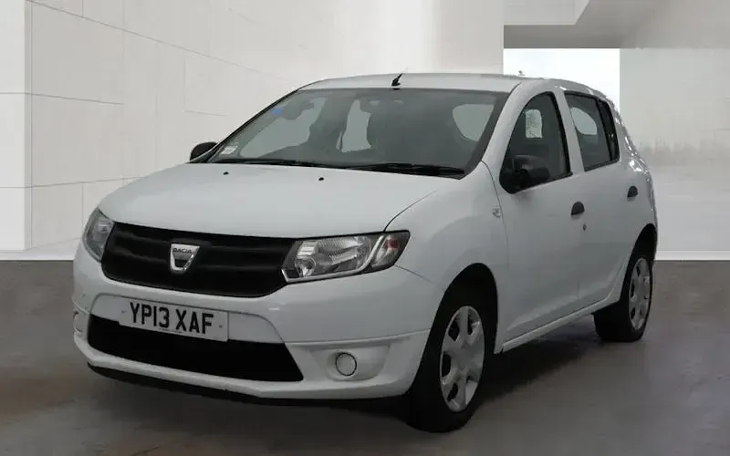 Used Dacia Sandero Ambiance 75 HP (55 kW) 2013 White Hatchback