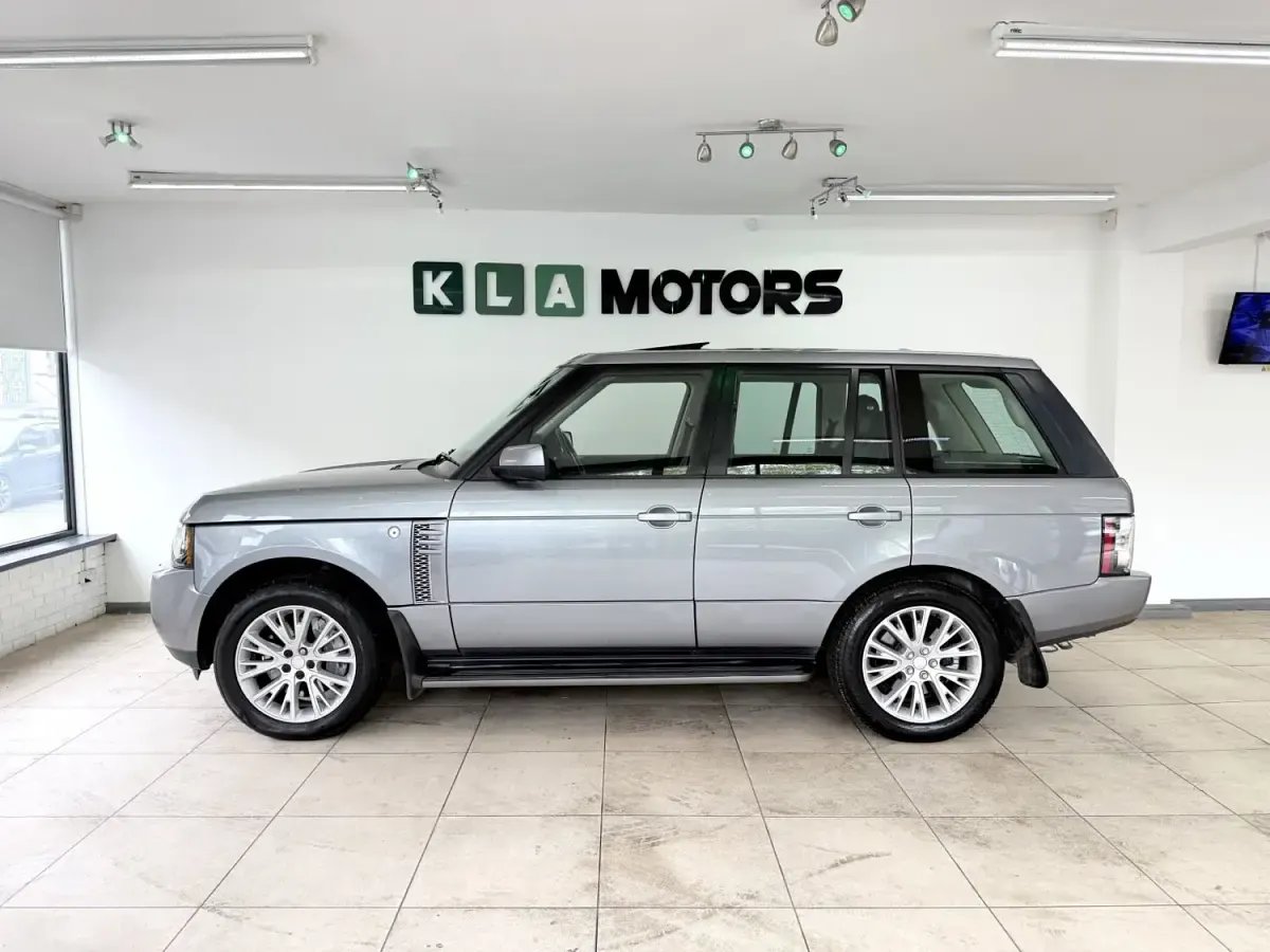 Begagnad Land Rover Range Rover 313 HK (230 kW) 2012 Grå SUV