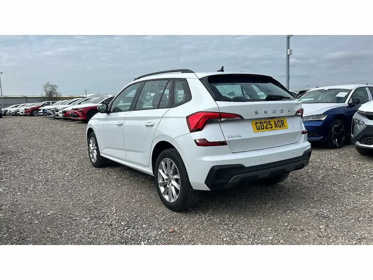 Usado Skoda Kamiq SE 116 CV (85 kW) 2025 Blanco SUV