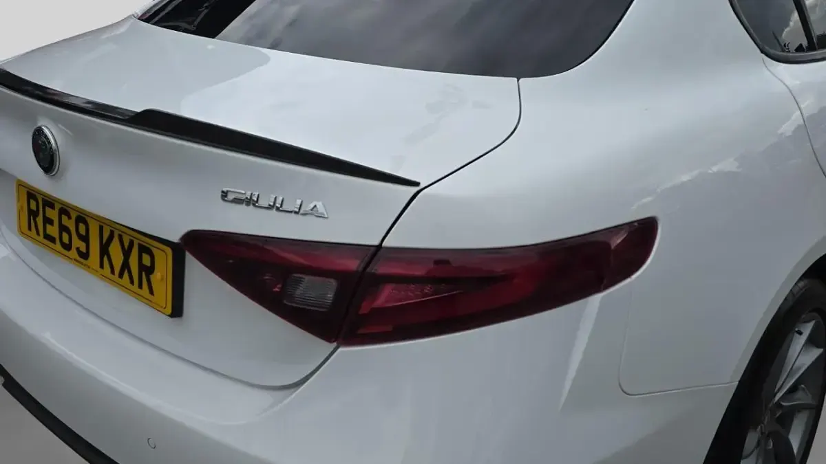 Used Alfa Romeo Giulia Veloce 276 HP (202 kW) 2019 White Sedan