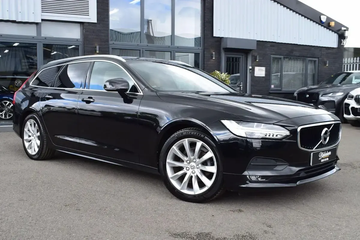 Used Volvo V90 Momentum 2019 Black Estate