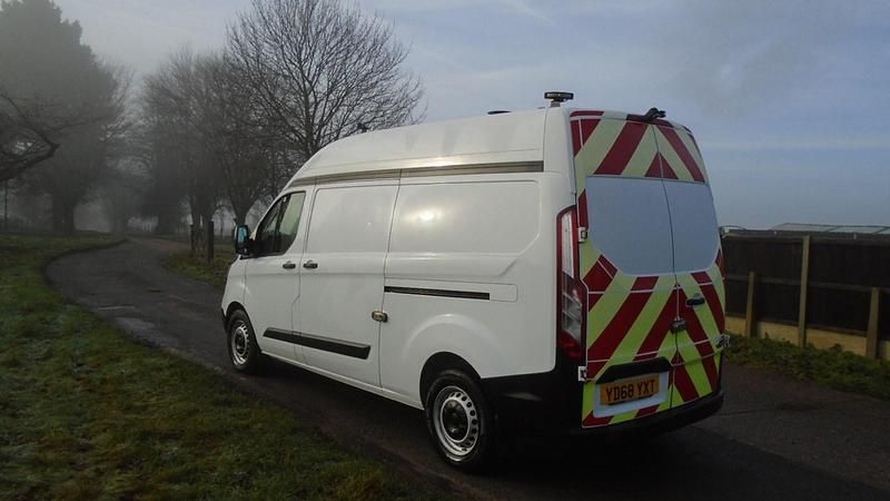 Used Ford Transit Custom 130 HP (95 kW) 2018 White Van