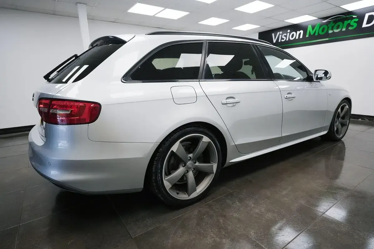 Used Audi A4 Black Edition 150 HP (110 kW) 2013 Silver Estate