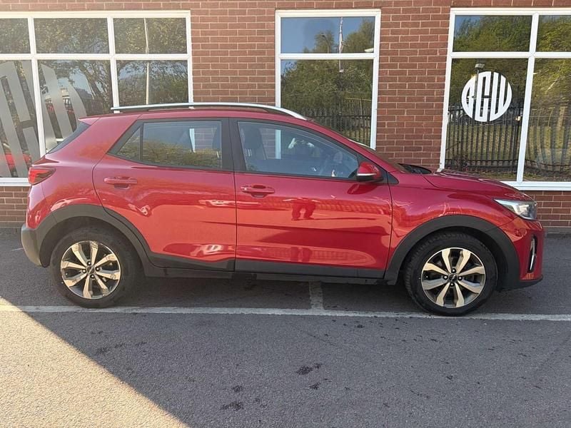 Usado Kia Stonic 2023 Vermelho SUV