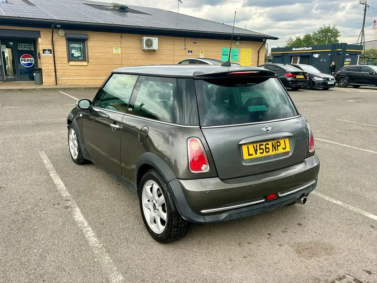 Używany Mini Cooper Hatch 2006 Szary Hatchback